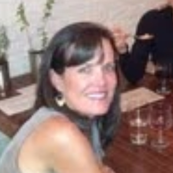 Meet your Posher, Deb - Picture 1 of 1